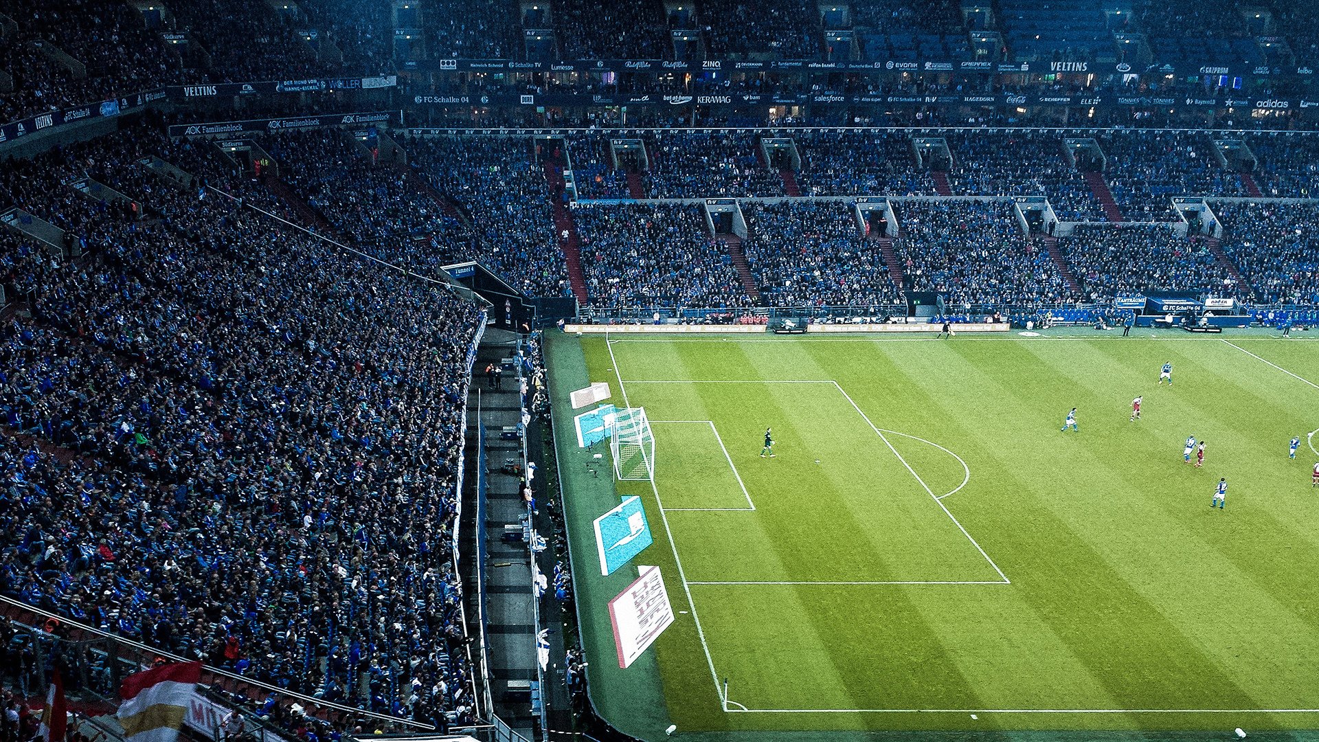 米兰体育网址-西甲强队鏖战，精彩比赛和战术变化不断推陈出新，西甲阵营